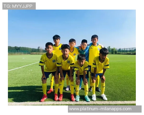 快乐成长在绿茵场小学足球俱乐部活动助力孩子们的团队精神与身体素质提升